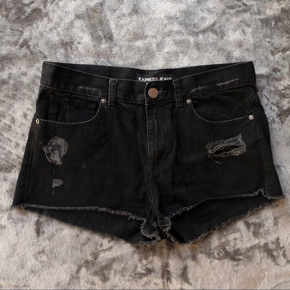 High waisted denim shorts